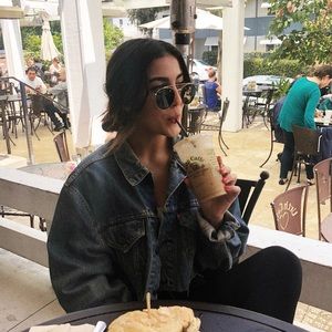 Meet your Posher, Bailey